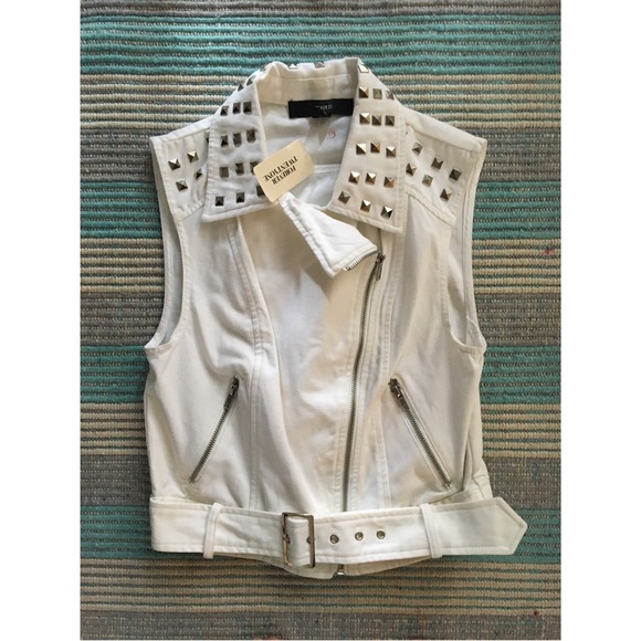 Forever 21 Other - ⭐️NWT⭐️White studded jean vest⭐️